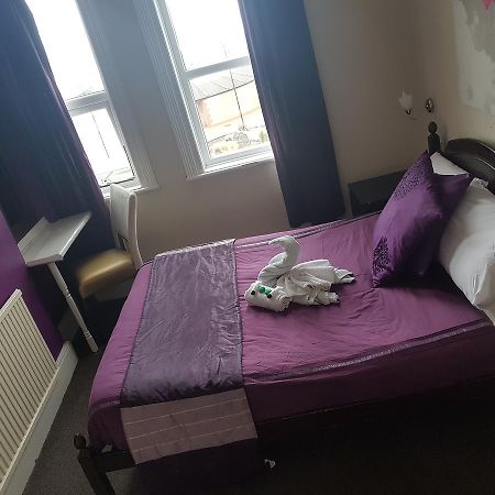 Kensington Hotel Рил Екстериор снимка