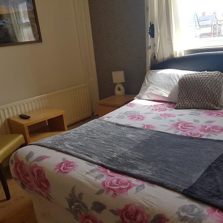 Kensington Hotel Рил Екстериор снимка