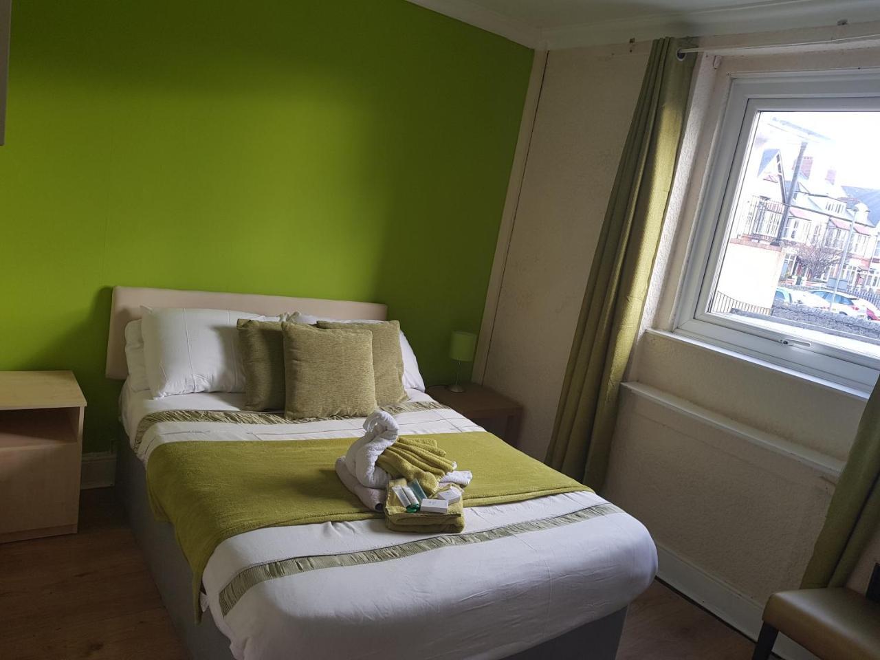 Kensington Hotel Рил Екстериор снимка