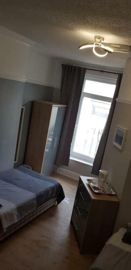 Kensington Hotel Рил Екстериор снимка